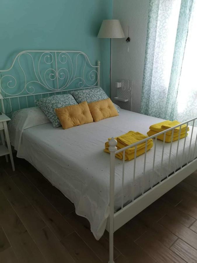 Cara Catherine Geremeas Ngoại thất bức ảnh